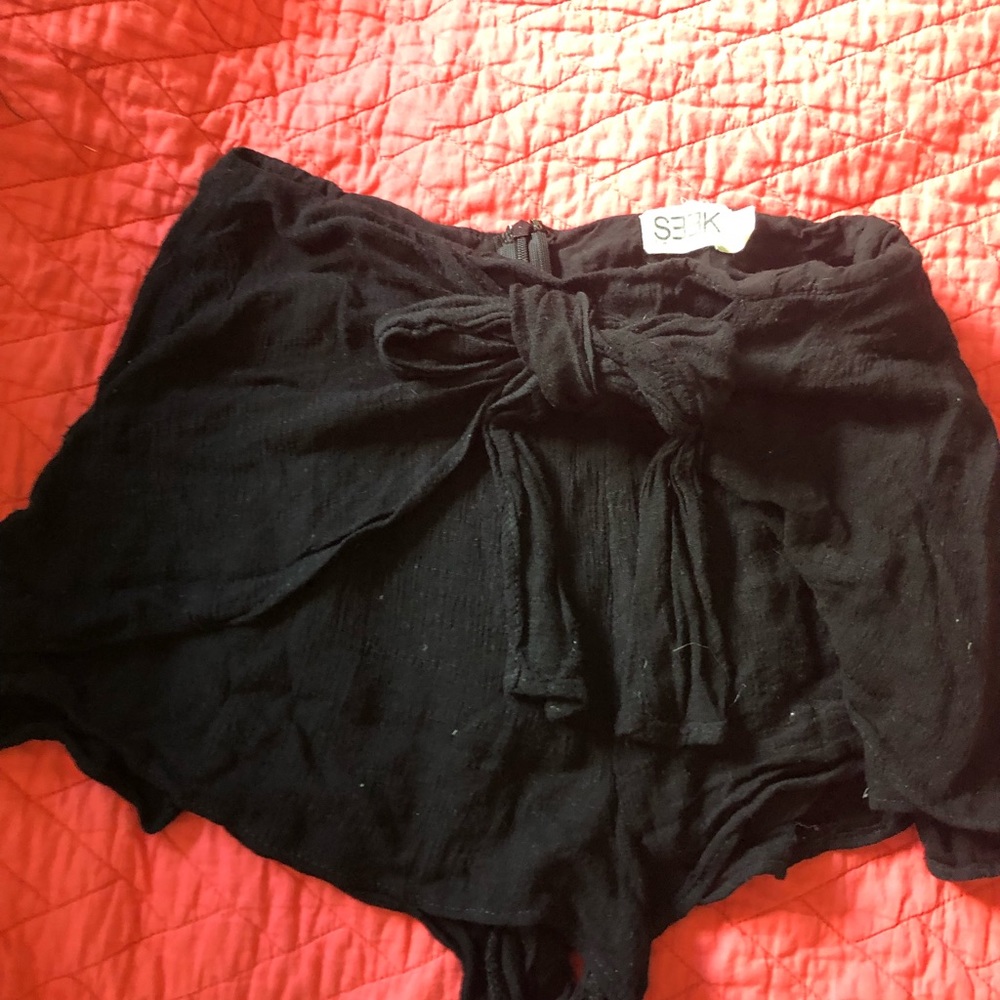 LF Bow Tie Shorts